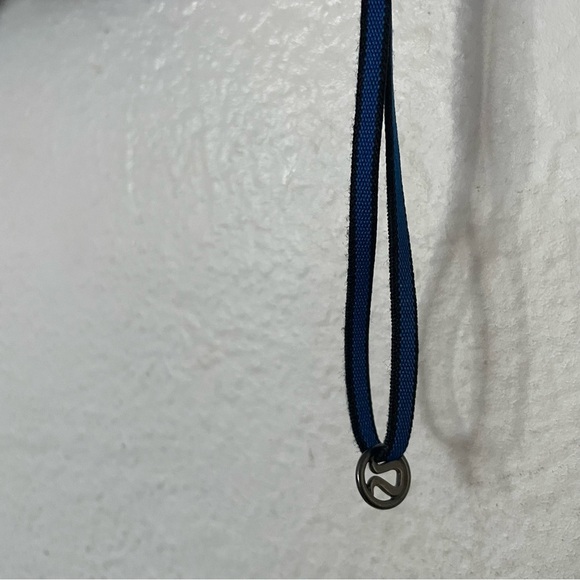 $50/2 Lululemon Tame Me Tank size 10 - Picture 8 of 11